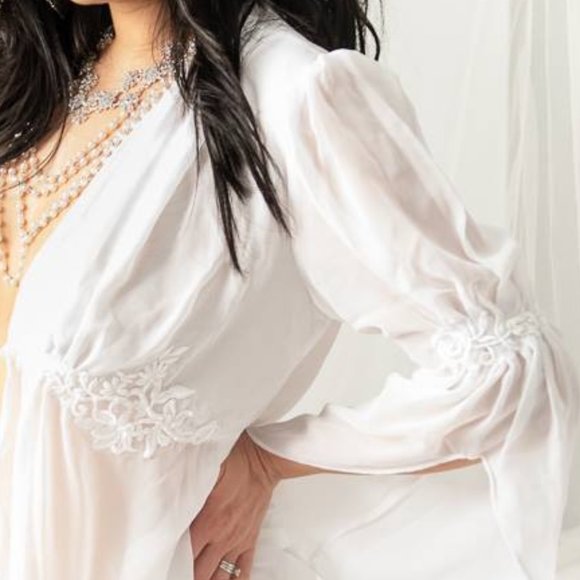 Sheer White La Vie En Rose Robe/Kimono - Picture 8 of 8